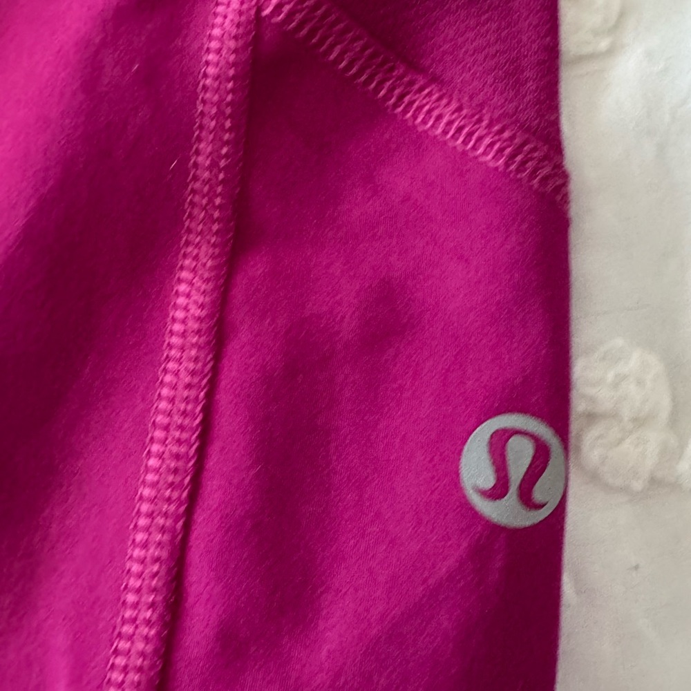 GUC, Lululemon size 6 pace, rival crop